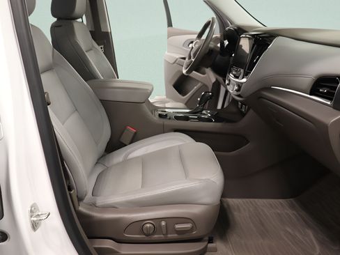 Used 2019 Chevrolet Traverse Premier w/ Driver Confidence II Package FWD image 34