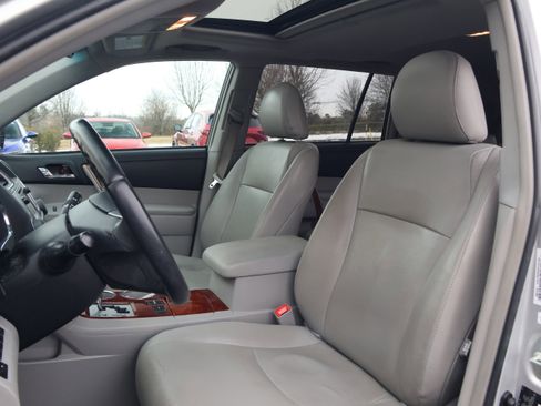 Used 2013 Toyota Highlander Limited image 33