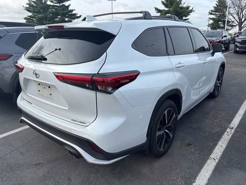 Used 2022 Toyota Highlander XSE image 6