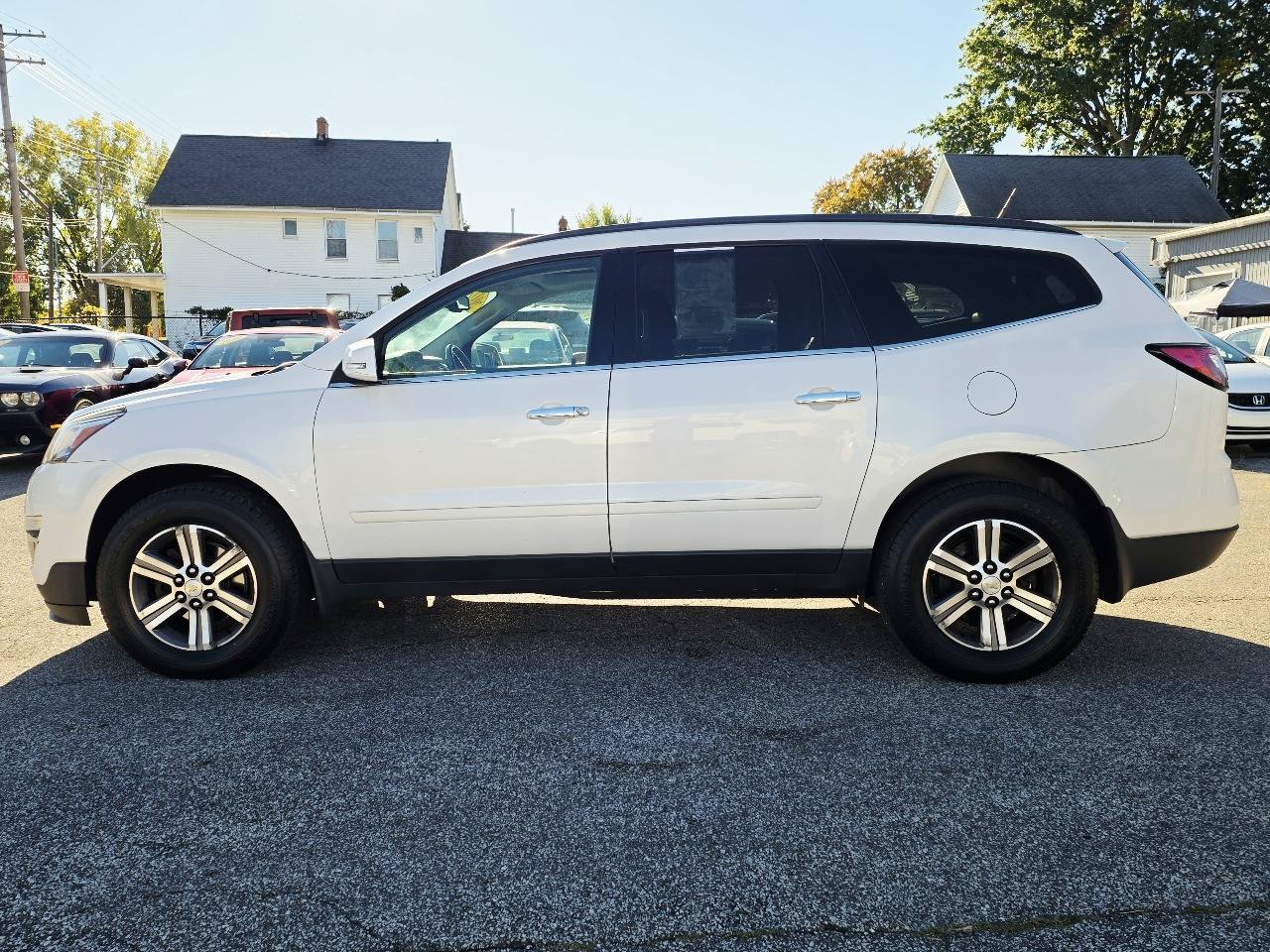 Used 2017 Chevrolet Traverse LT FWD image 8