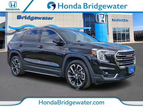 Used 2022 GMC Terrain SLT w/ Infotainment Package II AWD/4WD image 1