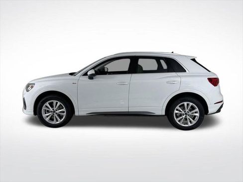 Certified 2025 Audi Q3 2.0T Premium AWD/4WD image 2