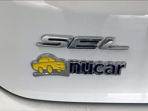 Used 2023 Ford Edge SEL image 27