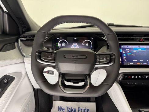 New 2026 Jeep Cherokee Laredo image 12