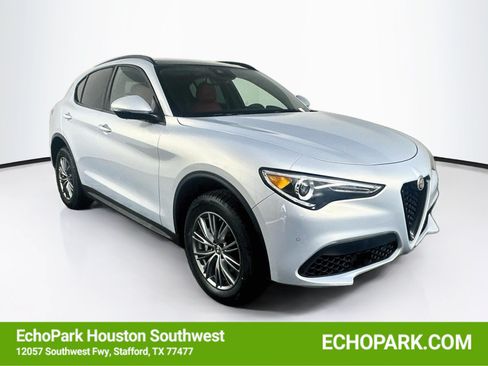 Used 2023 Alfa Romeo Stelvio Sprint RWD image 1