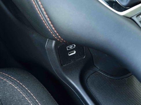 Used 2025 Honda HR-V Sport image 29