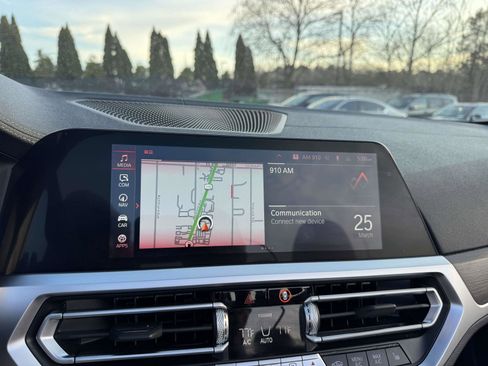 Used 2023 BMW 430i xDrive Convertible w/ M Sport Package image 18