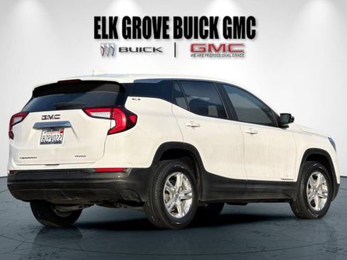 Used 2022 GMC Terrain SLE image 4