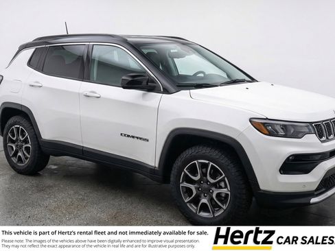 Used 2025 Jeep Compass Trailhawk image 1