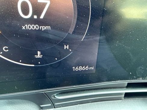 Used 2025 Hyundai Kona Limited AWD/4WD image 11