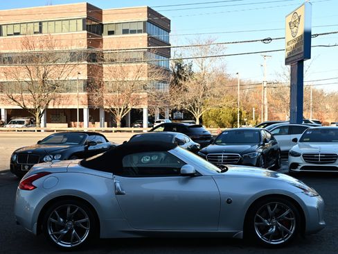 Used 2014 Nissan 370Z Touring w/ Sport Package image 6