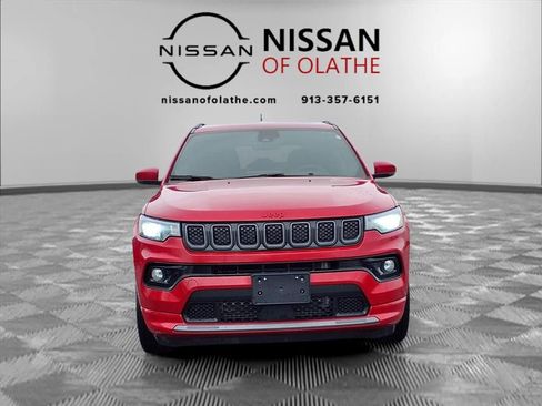 Used 2023 Jeep Compass Limited image 30