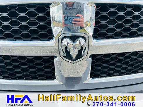 Used 2021 RAM 1500 Classic SLT AWD/4WD image 34