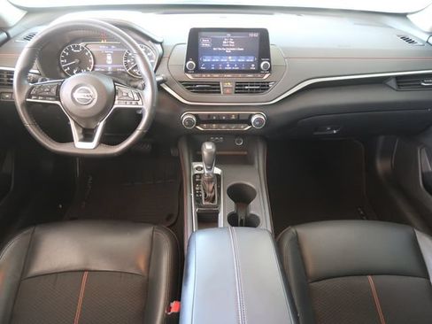 Used 2020 Nissan Altima 2.5 SR FWD image 11