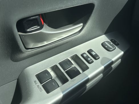 Used 2012 Toyota Prius V Five image 11