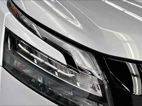New 2025 Nissan Pathfinder Platinum w/ Lighting Package (N93) AWD/4WD image 13