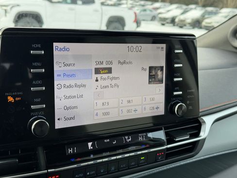 Certified 2024 Toyota Sienna XSE image 6