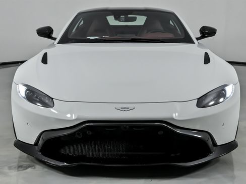 Used 2021 Aston Martin V8 Vantage Coupe image 5