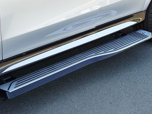 Certified 2025 Mercedes-Benz Maybach GLS 600 4MATIC image 16