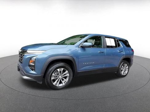 Used 2025 Chevrolet Equinox LT FWD image 7