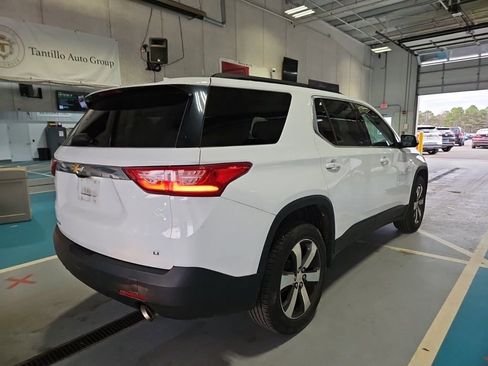 Used 2020 Chevrolet Traverse LT w/ LT Premium Package AWD/4WD image 2