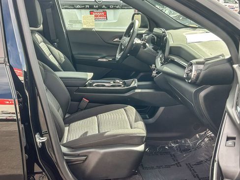 Used 2026 Chevrolet Equinox LT FWD image 17