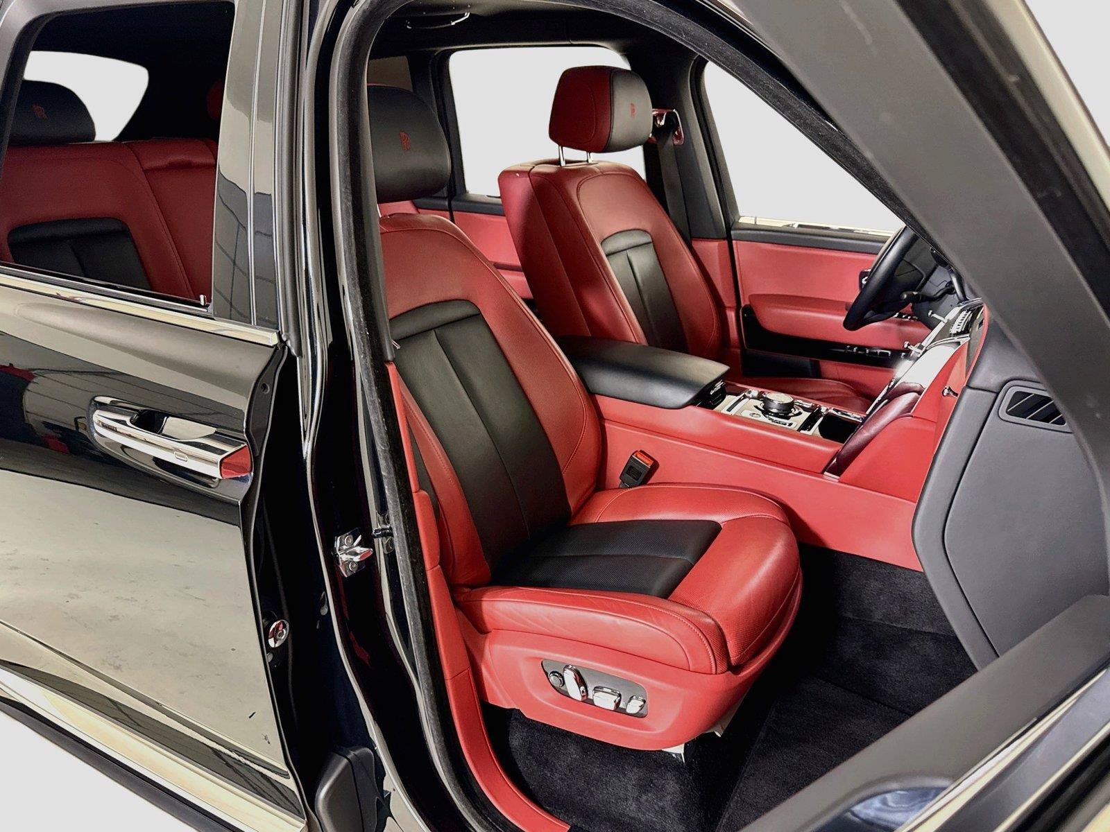 Used 2022 Rolls-Royce Cullinan AWD/4WD image 35