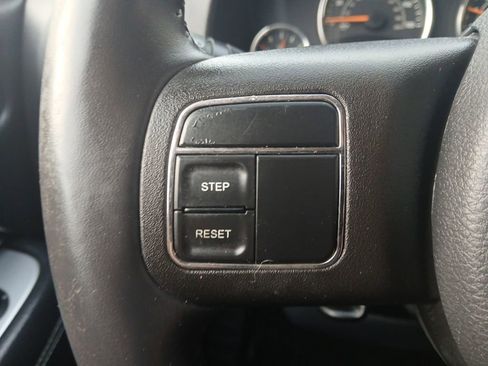 Used 2014 Jeep Compass Latitude image 9