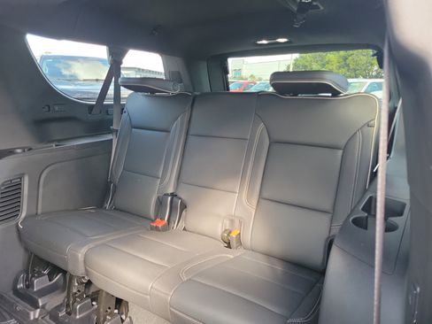 Used 2025 GMC Yukon XL Elevation image 16