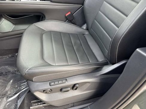 Certified 2025 Volkswagen Atlas SEL AWD/4WD image 14