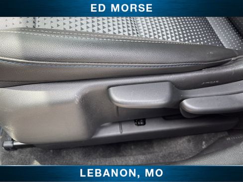 Certified 2025 Chevrolet Trax LT w/ LT Convenience Package FWD image 32