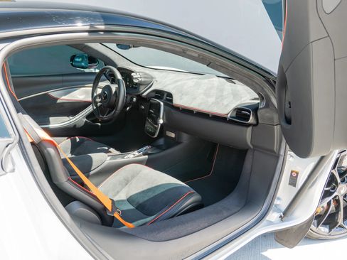 Used 2023 McLaren Artura RWD image 54