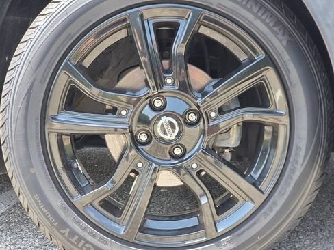 Used 2020 Nissan Kicks SR FWD image 20