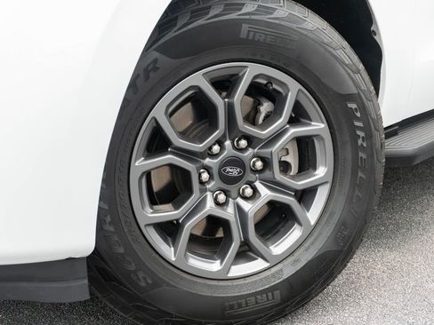 Used 2025 Ford Expedition Active RWD image 2