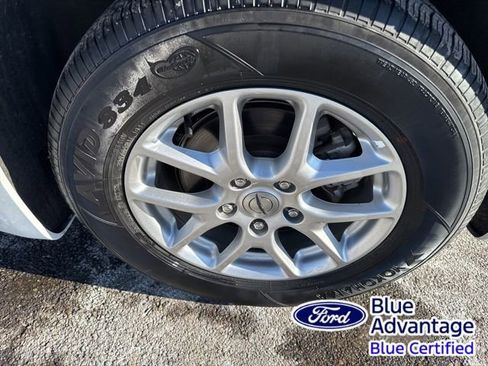 Used 2024 Chrysler Pacifica Touring-L image 11