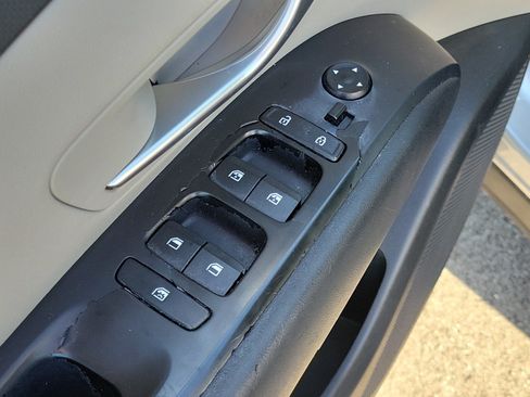 Used 2022 Hyundai Tucson SEL FWD image 14
