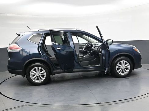 Used 2016 Nissan Rogue SV image 35