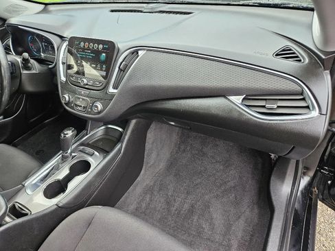 Used 2018 Chevrolet Malibu LT FWD image 15