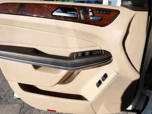 Used 2017 Mercedes-Benz GLS 550 4MATIC image 51