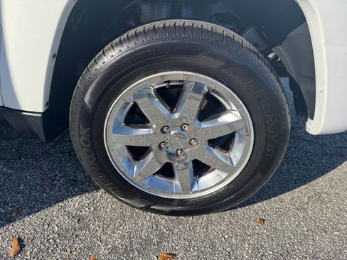 Used 2012 Jeep Liberty Sport image 8