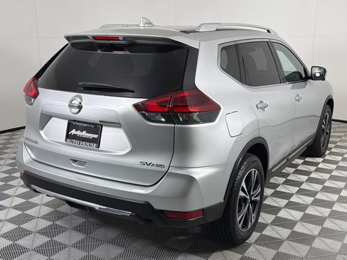 Used 2018 Nissan Rogue SL image 5