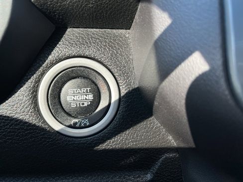 Used 2022 RAM 2500 Big Horn image 30