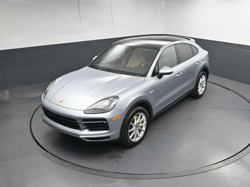 Used 2023 Porsche Cayenne E-Hybrid image 34