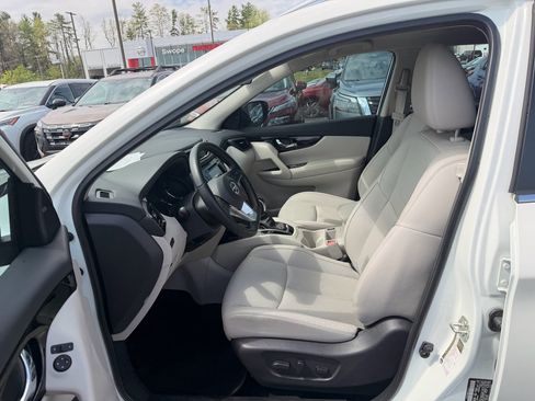 Used 2022 Nissan Rogue Sport SL image 6