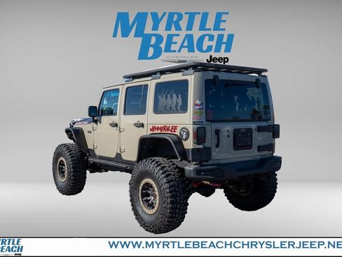 Used 2017 Jeep Wrangler Unlimited Rubicon image 4