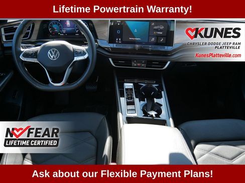 Used 2025 Volkswagen Atlas SE AWD/4WD image 17