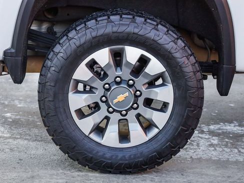 Used 2023 Chevrolet Silverado 2500 Custom w/ Custom Value Package image 12