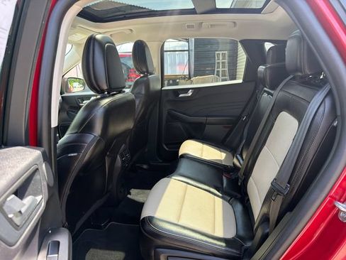 Used 2021 Ford Escape Titanium w/ Titanium Elite Package AWD/4WD image 27