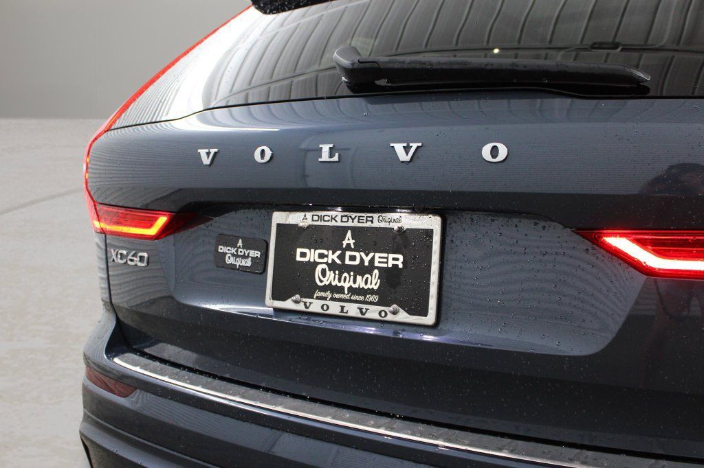 Used 2024 Volvo XC60 B5 Core w/ Protection Package Premier AWD/4WD image 33