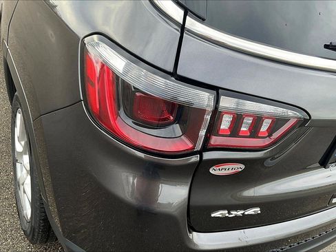 Used 2022 Jeep Compass Latitude image 29